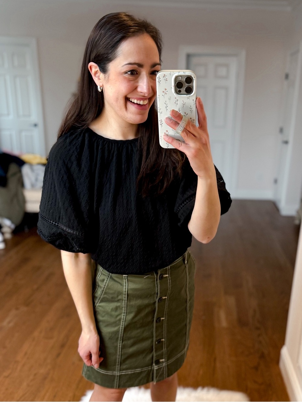 Time and Tru Black Textured Puff-Sleeve Blouse